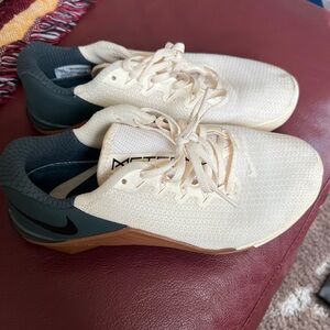 Nike Metcons men’s size 7.5
